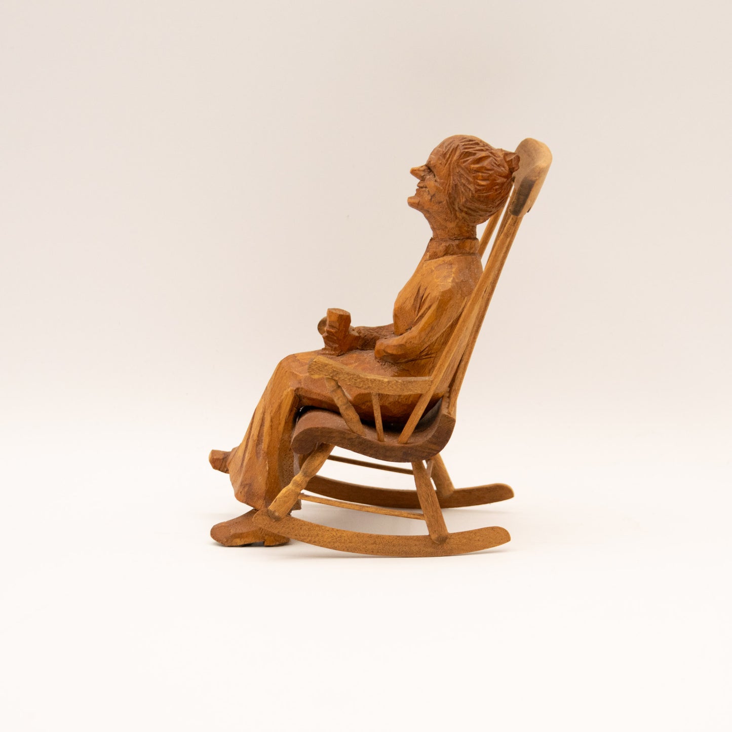 Chaise berçante femme