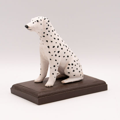 Dalmatien assis
