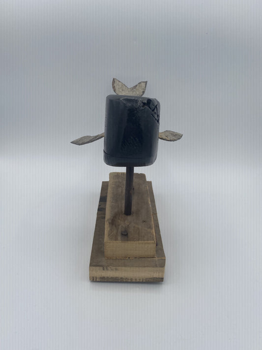 Baleine noire sur base de bois
