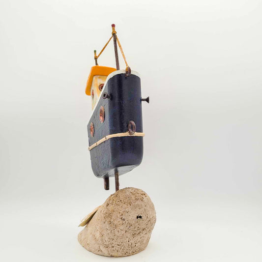 Bateau en bois- bleu marin toit jaune