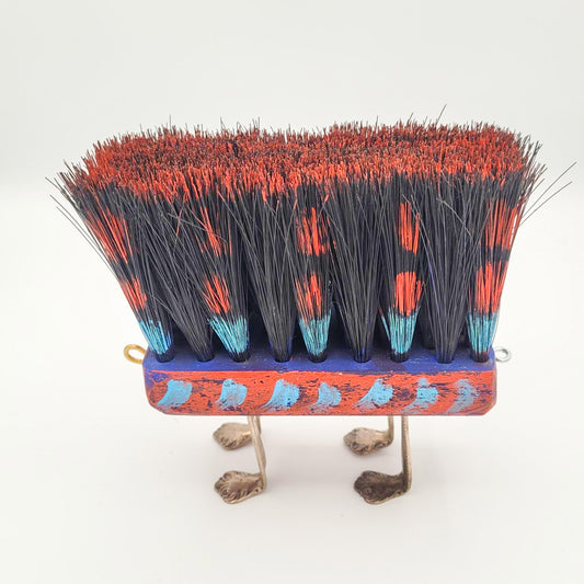 Grosse brosse sur patte #4