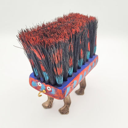 Grosse brosse sur patte #4